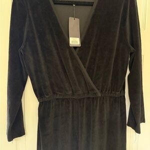 Suzi Kondi Black Long Sleeve Velvet Wrap Dress